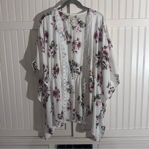 HP White Floral Blouse with Lace Trim